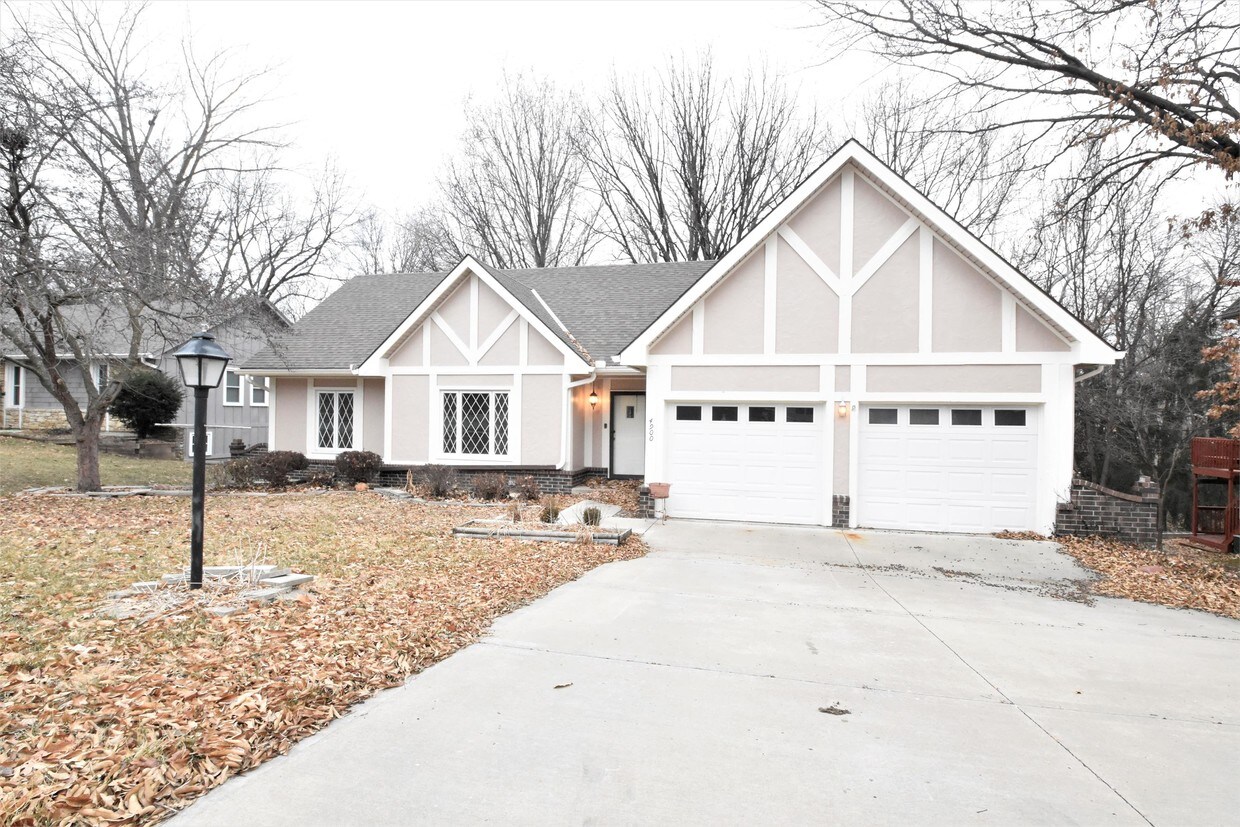 Primary Photo - 4900 NW 80th St