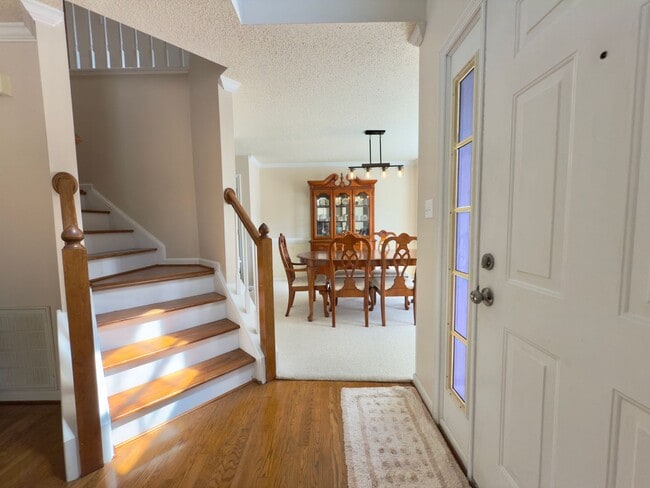 Building Photo - 4585 Village Park Dr E