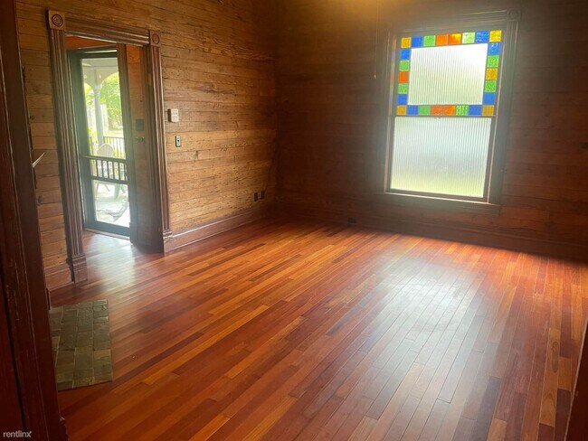 Building Photo - 2 br, 1 bath House - 901 E Bowie St