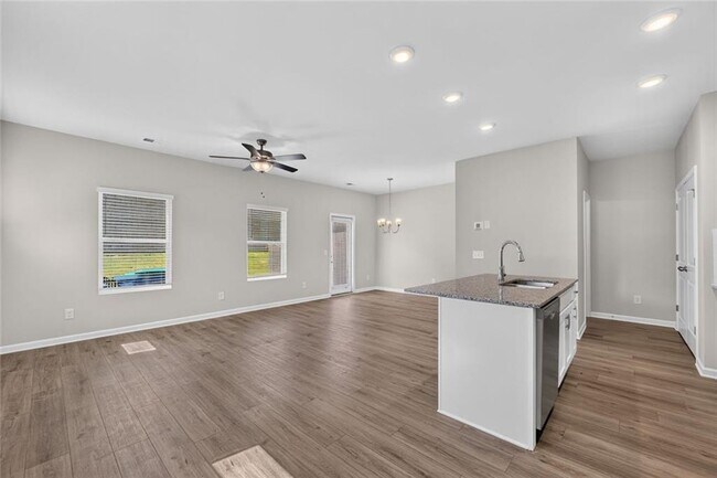 Building Photo - 6362 Sundowner Pl