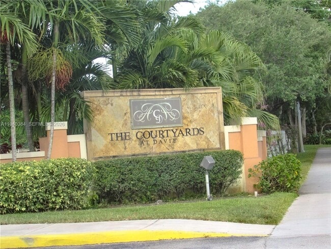 Building Photo - 6900 SW 39th St