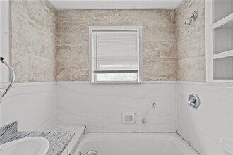 Building Photo - 2328 Boss St