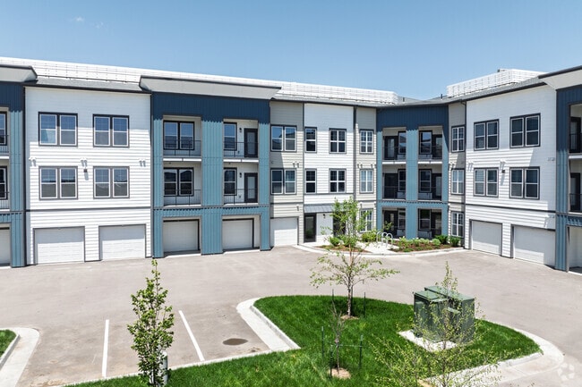 Building Photo - The Citizen on Constitution