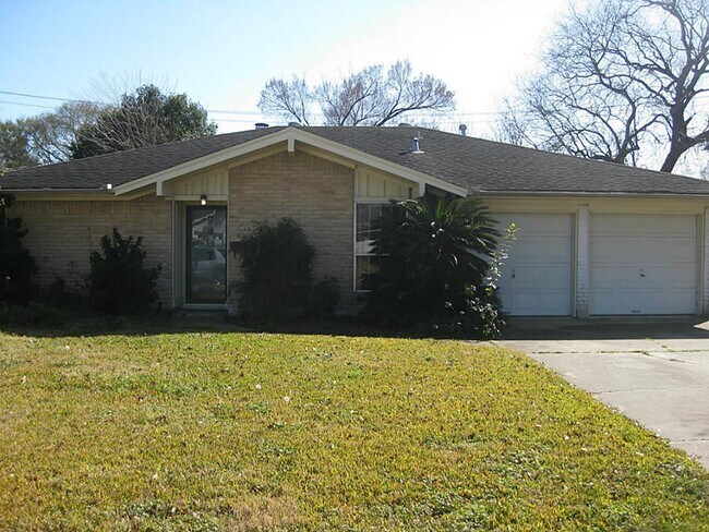 Building Photo - 5907 De Milo Dr