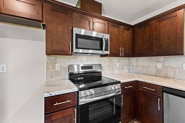 Building Photo - 2929 W McLaren Dr