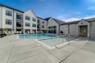 Building Photo - Magnolia Haus at Tuscarora Creek
