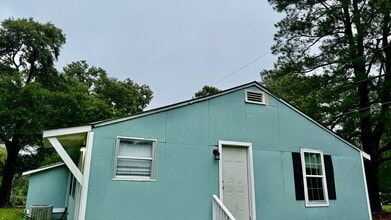 Building Photo - 1605 Easterling Dr