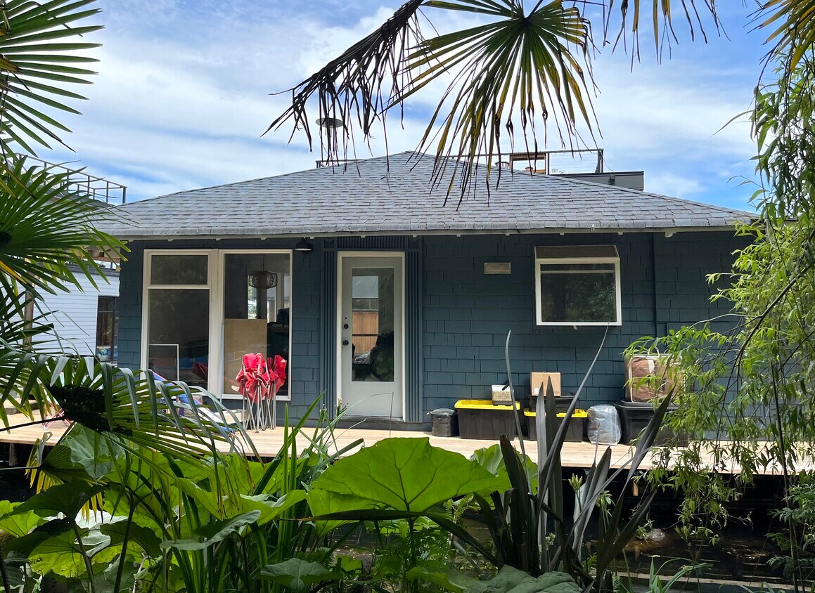 Primary Photo - 3146 Portage Bay Pl E