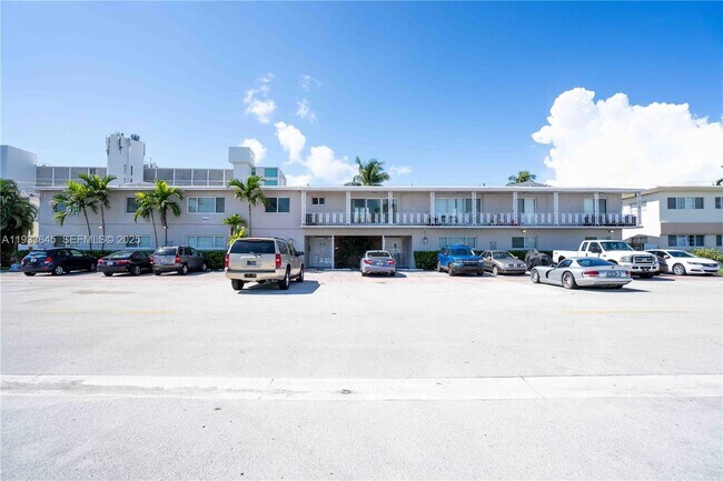 Foto del edificio - 1940 Biarritz Dr