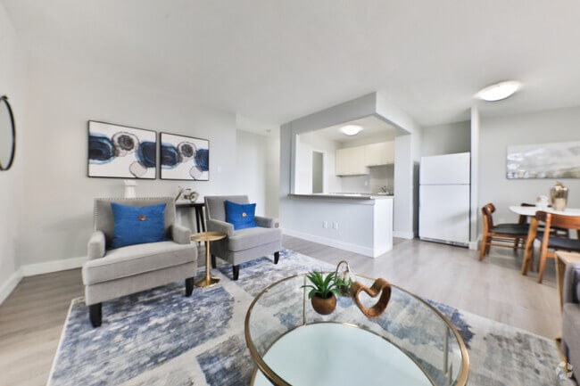 Large Open Concept - 3085 Queen Frederica