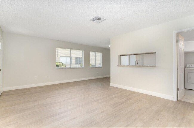 Foto del edificio - 4112 Yellow Pine Ln
