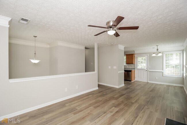 Building Photo - 223 Arbor Creek Dr