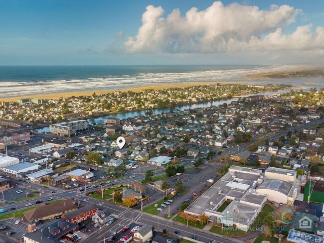 Building Photo - 849 1st Ave