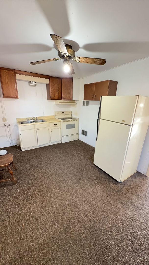 Building Photo - 2 Bedroom, 1 Bathroom House