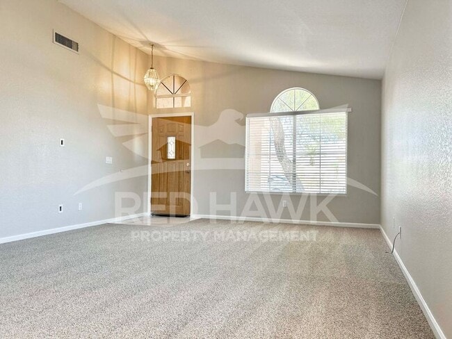 Building Photo - 437 W San Angelo St