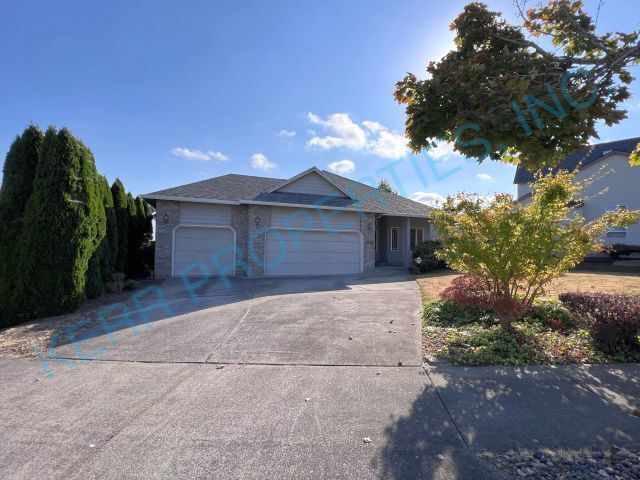 Primary Photo - 3 Bd / 2 Bth