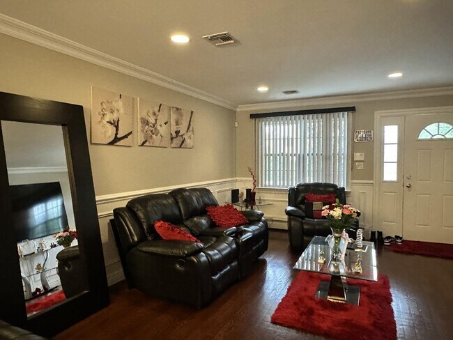 Foto del edificio - 1515 Sweetman Ave