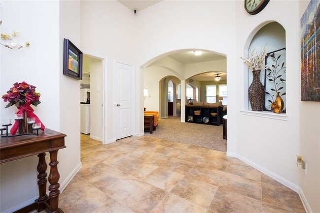 Building Photo - 25023 Diamond Ranch Dr