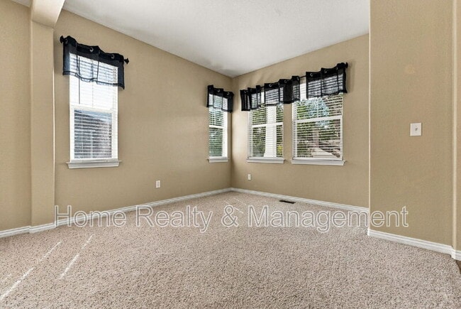 Building Photo - 12236 Kalispell St