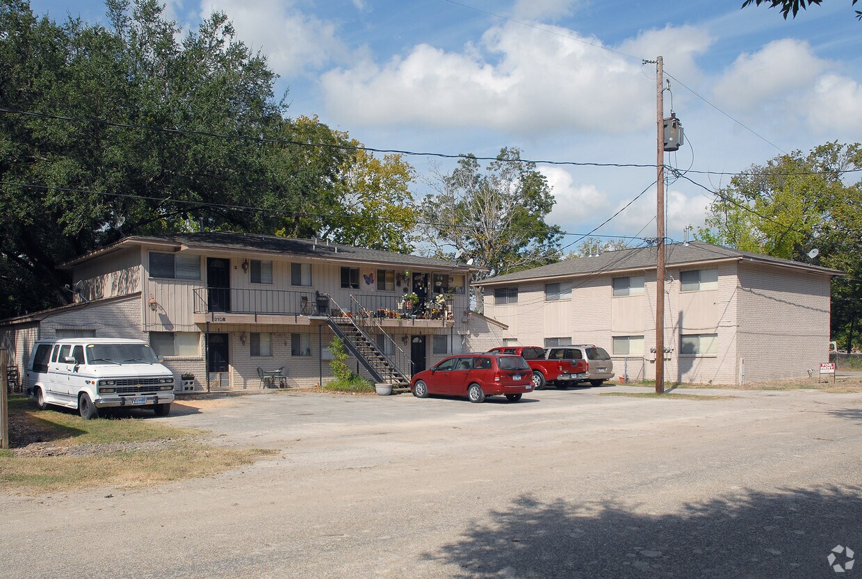 Primary Photo - 1105 N Park Ave