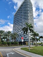 Building Photo - 2000 Metropica Wy