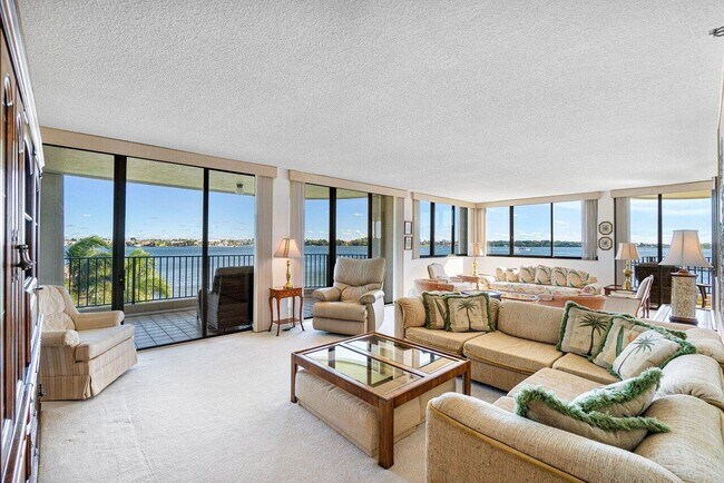 Foto del edificio - 8200 Lakeshore Dr