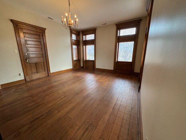 Building Photo - 1103 S 19th St
