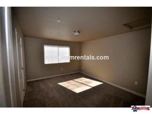 Building Photo - 8721 W Hackamore Dr