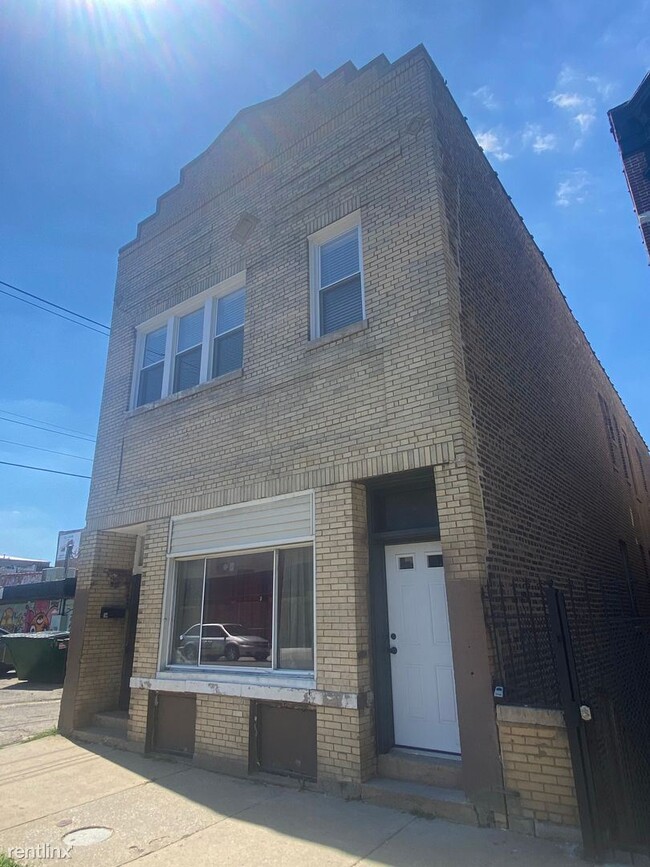 Building Photo - 4 br, 2 bath House - 2142 S Fairfield Ave
