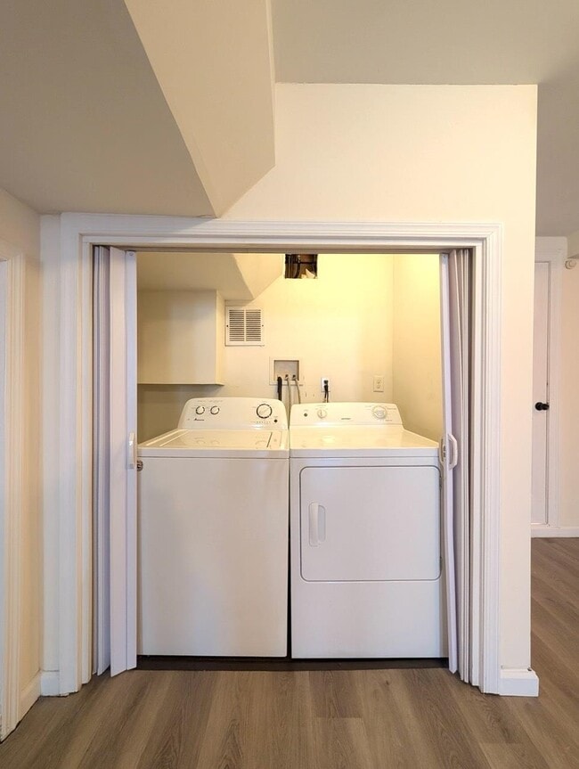 Foto del edificio - 246 Whiton St