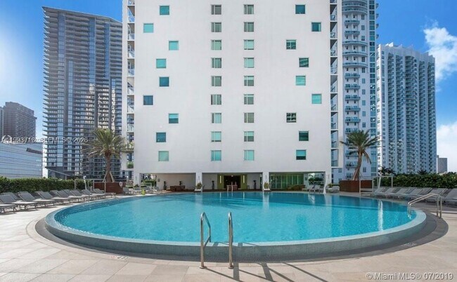 Foto del edificio - 500 Brickell Ave