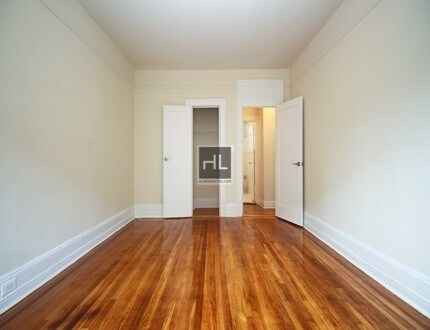 Foto del edificio - 83-09 35th Ave