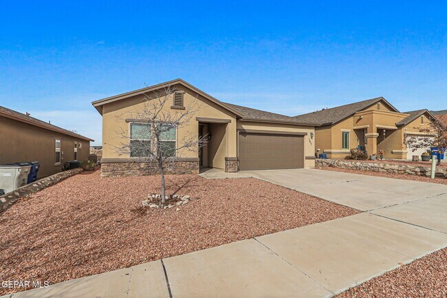 Foto del edificio - 7417 Dewberry Dr