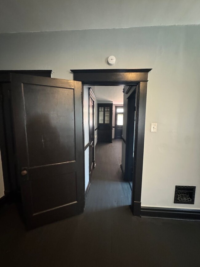Building Photo - Move in Ready