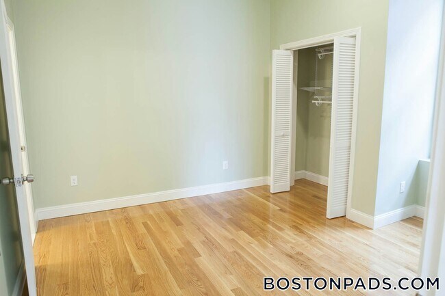 Foto del edificio - 409 Dudley St