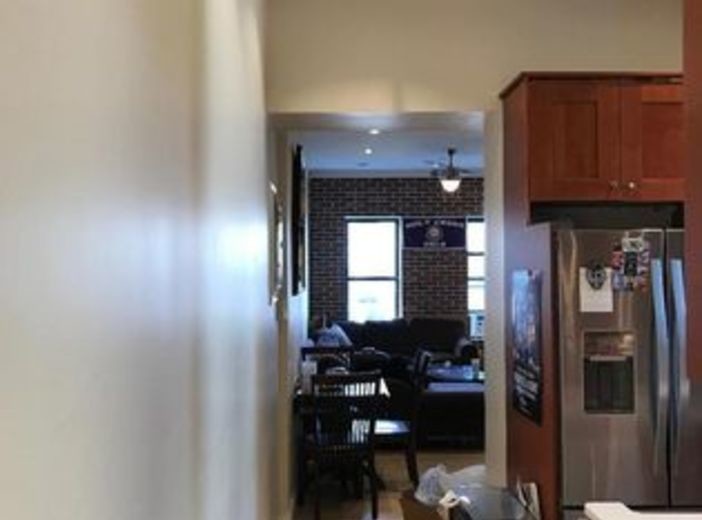 Foto principal - 309 E Houston St