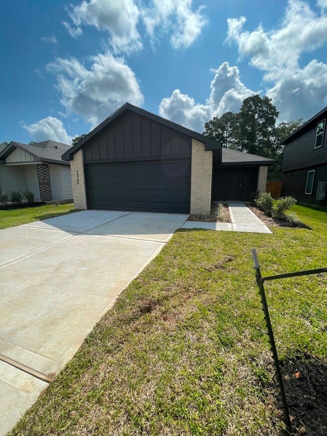 Building Photo - 12164 Lexington Heights Dr