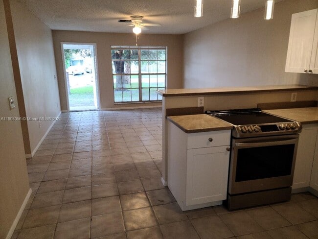 Foto del edificio - 395 SE Norfolk Blvd