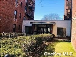 Primary Photo - 141-05 Pershing Crescent