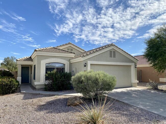 Building Photo - 2156 N Santiana Pl