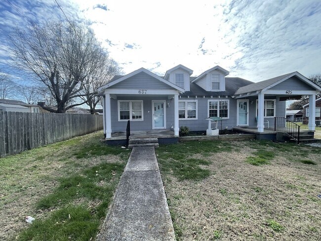 Foto del edificio - 637 Cleveland St