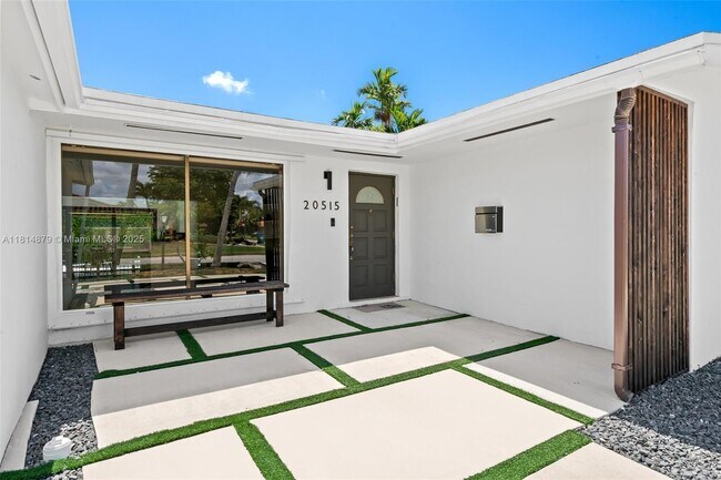 Foto del edificio - 20515 NE 19th Ct