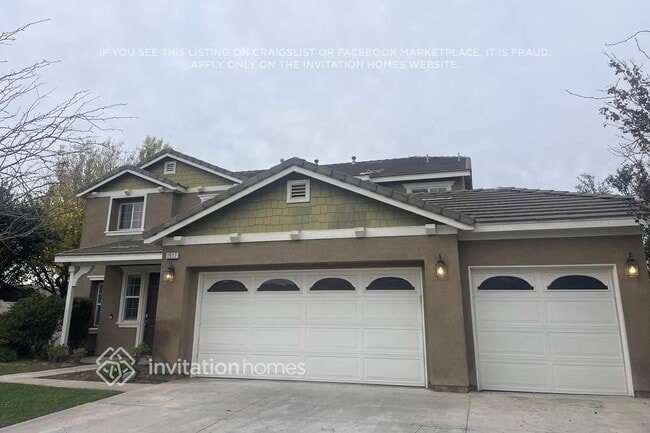 Building Photo - 1517 Margit St