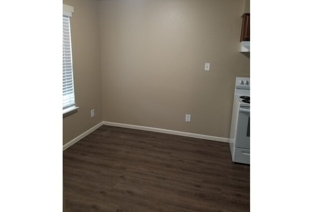 Building Photo - 15027 Quail Ridge Rd