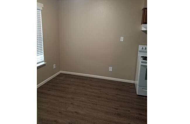 Foto del edificio - 15027 Quail Ridge Rd