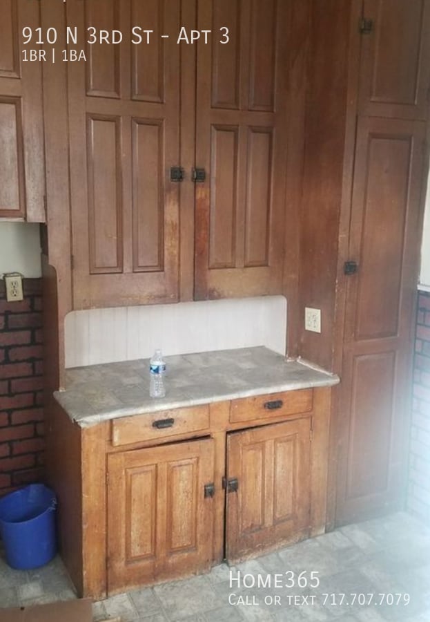Building Photo - Spacious 1 Bedroom, 1 Bathroom