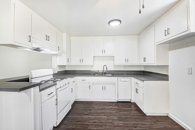 Building Photo - Stillman Apartments