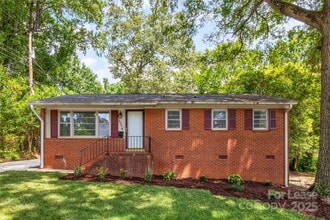 Building Photo - 3714 Carlyle Dr
