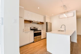 Building Photo - 9675 Av. Papineau