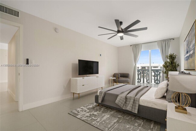 Foto del edificio - 8233 Harding Ave
